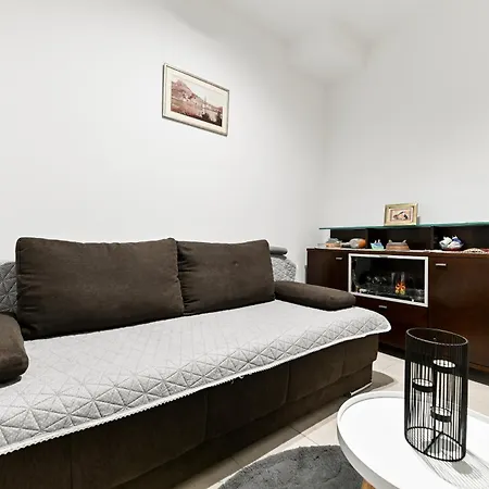 Bazdaric Apartment *