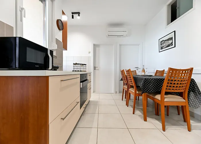 Bazdaric Novigrad (Dalmatia)